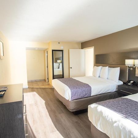 מירטל ביץ' Sun N Sand Resort מראה חיצוני תמונה